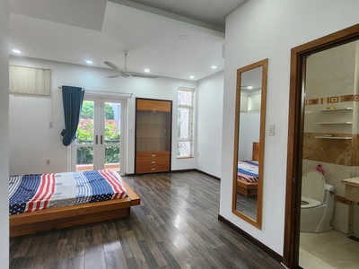 Cho thuê biệt thự mini mặt tiền ngay trung tâm biển, phường nha trang 4