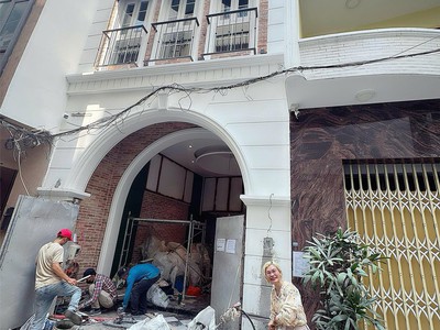 Bán nhà 4 tầng - mặt tiền lô nhì xe hơi đậu cửa đường thủ khoa huân, p.bên thành, quận 1 0