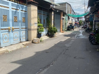 Hot, cần bán gấp nhà dương bá trạc  p2, q8 dt:67m2 4.3 x 16m ,2t, 2pn, 2wc chỉ 8 tỷ 2