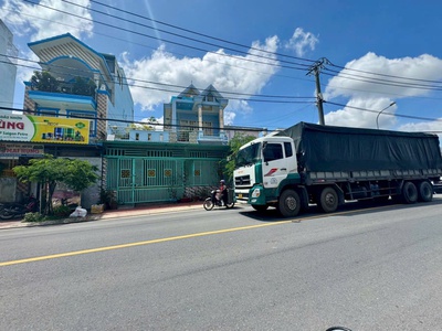 Bán nhà 2 tầng đúc  9x26  mặt tiền thới tam thôn, hóc môn giá rẻ 1