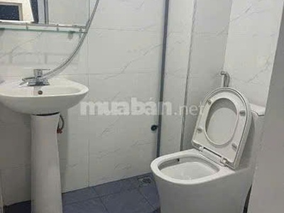Chính chủ cho thuê nhà nguyên căn 3 tầng ngõ 3 phố đặng văn ngữ, đống đa 4