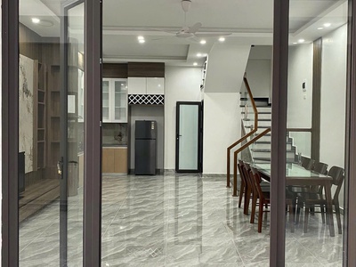 Cho thuê nhà full đồ , xây mới Kiều Sơn, Văn Cao . Chuyên gia , gia đình ở ok 4