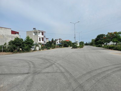 Cần bán lô đất mặt đường 26m vỉa hè 7m TDC Tràng Cát 75m2 giá 3.9 tỷ 0