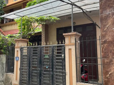 Cần bán gấp nhà 4 tầng x 56m, lô vuông , nở hậu, hai mặt thoáng- Xuân Phương- Hà Nội. 2