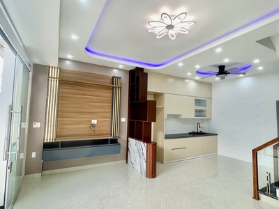 Cần bán căn nhà trong ngõ 152 hồ sen  5