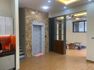 Bán nhà mặt phố Khâm Thiên, 55m2 x 7 tầng, thang máy, lô góc 0