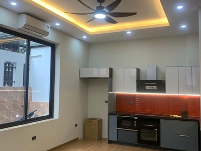 Bán nhà mặt phố Khâm Thiên, 55m2 x 7 tầng, thang máy, lô góc 2