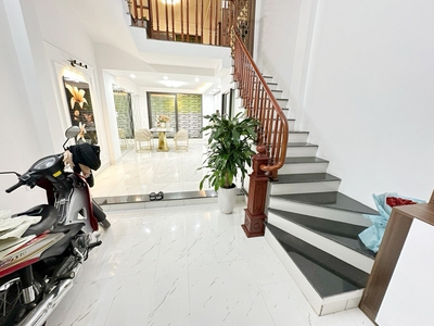 Nhà đẹp ngõ rộng   521 trương định   42m , 5 tầng ở ngay   gần ô tô tránh   giá 8 tỷ 0