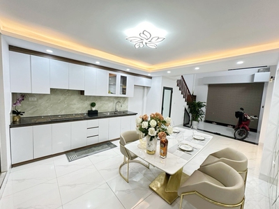 Nhà đẹp ngõ rộng   521 trương định   42m , 5 tầng ở ngay   gần ô tô tránh   giá 8 tỷ 1