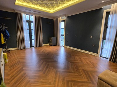 Thạch bàn 86 tỷ 216m mặt tiền 12m,khu vip nhà đẹp long biên 1