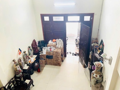 Đối diện bv nhi đồng 1   cách mt 5m   58m    4 tầng   sổ nở hậu   hiếm nhà bán. 4