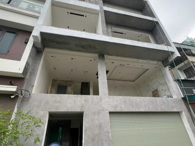 Bán nhà mặt tiền rộng   ngọc thụy, long biên, hà nội.   diện tích: 50m    mặt tiền: 8m   hậu nở 1
