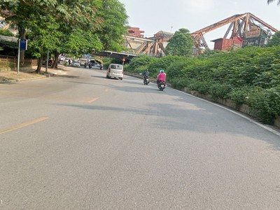 Bán nhà mặt tiền rộng   ngọc thụy, long biên, hà nội.   diện tích: 50m    mặt tiền: 8m   hậu nở 3