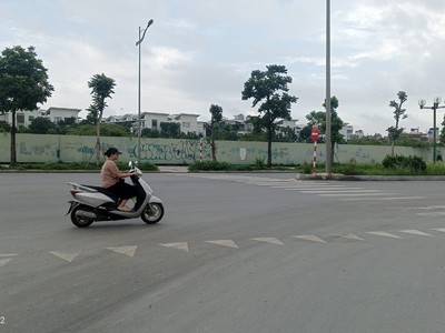 Bán đất đẹp ngọc thụy   ô tô 7 chỗ vào nhà   gần phố, gần trường, gần hồ   vị trí: ngọc thụy, 2