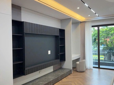  bán nhà 7 tầng thang máy phố trạm, long biên dt: 100m , mặt ngõ ô tô tránh . giá: 26.5 tỷ. 1