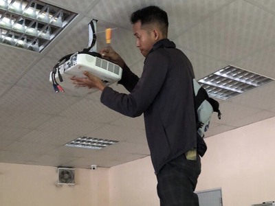 Thợ lắp máy chiếu Hà Nội dịch vụ chuyên nghiệp 0