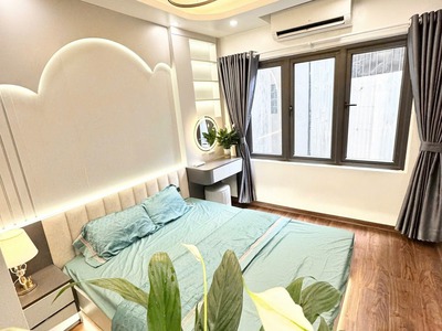 Nhà đẹp giá tốt tại ngõ 192 Đội Cấn trung tâm thành phố Hà Nội 2