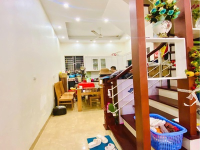 Bán nhà sổ đỏ mặt ngõ 25 Vũ Ngọc Phan, 60m2, ô tô tránh, kinh doanh 1