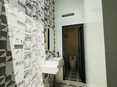 nhà đẹp 4.5x10   cách mặt tiền 1 căn   sát khu vip bàu cát   chỉ 5.65 tỷ   ở ngay 4