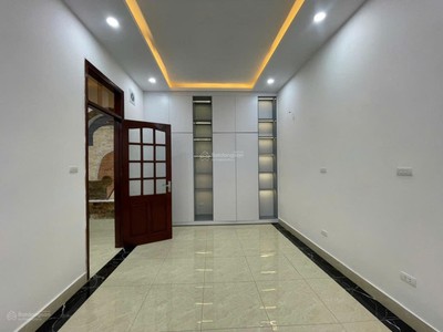 Bán nhà khương trung, 15m ra ô tô, dt 54m2, mt 5.6m. giá 8 tỷ 2