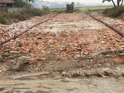 Em đang cần tiền muốn bán lô đất phun thổ cư - dt 140m tại trung tâm tam đảo, phú thọ 4
