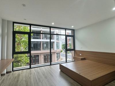 Chính chủ bán liền kề 70m thang máy full đồ đẹp 5 sao vinocen2 1
