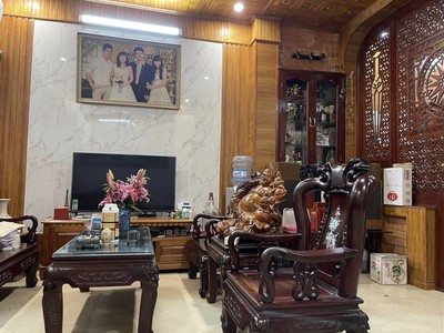 Bán nhà đội cấn 52m mặt tiền 6.8m giá chào 10 tỷ 0