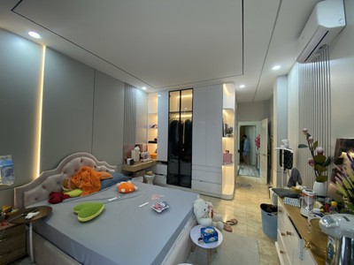 Bán nhà 3 tầng, 4pn, 5wc, 68m , 8.15  tỷ, q.9, sổ hồng 3