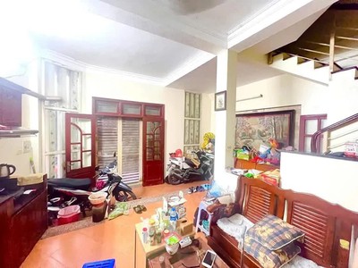 Bán nhà phan kế bính 33m2. 5 tầng. mặt tiền 5.8m. giá 9.2 tỷ ba đình hà nội 1