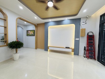  nhà đẹp 4.5x10   cách mặt tiền 1 căn   sát khu vip bàu cát   chỉ 5.65 tỷ   ở ngay 1