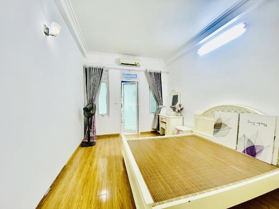 Nhà đẹp full nội thất phố hoàng mai, gần phố ngõ thông hàng xóm văn minh 33m2 giá 6.5 tỷ 2