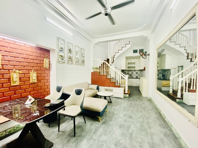 Nhà đẹp full nội thất phố hoàng mai, gần phố ngõ thông hàng xóm văn minh 33m2 giá 6.5 tỷ 0