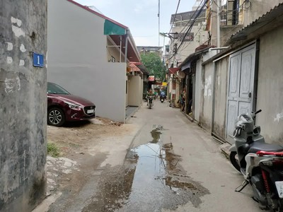 Bán đất ngọc thụy 99m2 mặt tiền  4.6m,15.4 tỷ long biên hà nội. 0
