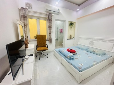 Ngộp lạc long quân - 4x16m2 - hẻm 5m - 5 tầng mới bảy hiền 4