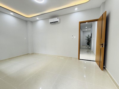  nhà đẹp 4.5x10   cách mặt tiền 1 căn   sát khu vip bàu cát   chỉ 5.65 tỷ   ở ngay 3