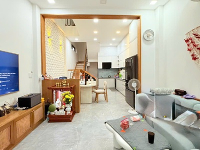 Oto ngủ trong nhà   gần nhà ga t3   4 tầng   chính chủ xây kiên cố. nhỉnh 12 tỷ. 2