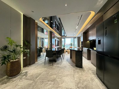 Nhà đẹp ô tô vào nhà phố nguyễn văn cừ 58m2 x 7 tầng 17.8 tỷ long biên. 1