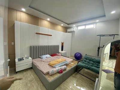 Bán nhà 3 tầng, 4pn, 5wc, 68m , 8.15  tỷ, q.9, sổ hồng 2