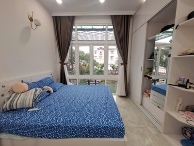 Bán nhà 90m , 3 tầng, dt 90 m2, 4pn, 5wc, q.9, giá 9,05  tỷ, sổ hồng 4