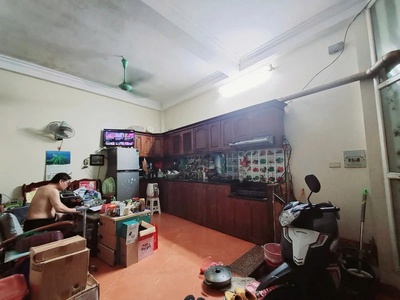 Bán nhà phan kế bính 33m2. 5 tầng. mặt tiền 5.8m. giá 9.2 tỷ ba đình hà nội 0