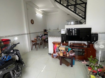Bán nhà đúc kiên cố 2 tầng bình chánh đoàn nguyên tuấn giá 2,2 tỷ 0