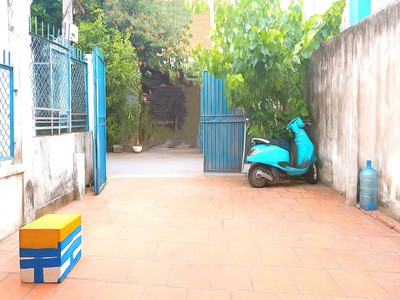 Nhà sát gần vincom lê văn việt, xe hơi thông, ngang 4,6m, 116m2, 6.7 tỷ 2