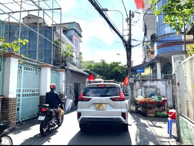 Nhà sát gần vincom lê văn việt, xe hơi thông, ngang 4,6m, 116m2, 6.7 tỷ 1