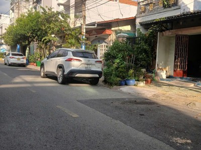 Bán nhà  70m2 hẻm ô tô tránh ngay lê văn việt quận 9 chỉ nhỉnh 6 tỷ 1