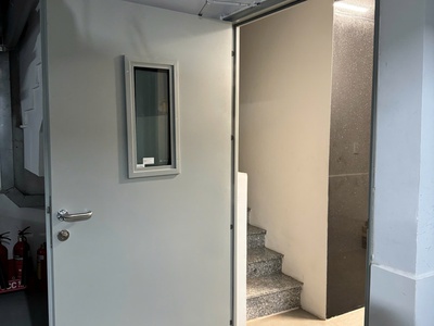 Cửa thép chống cháy EI60 1