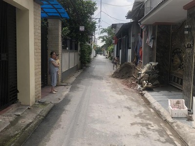 Đất hiếm đa tốn   vuông như a4   ngõ thông tứ tung   ô tô vào nhà   nhỉnh 5 tỷ 1