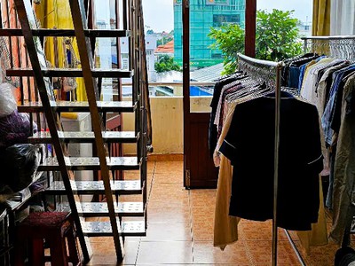 Bán nhà phố 3,5 tấm rưỡi gần chợ thủ đức, xe hơi vào tận nơi 3