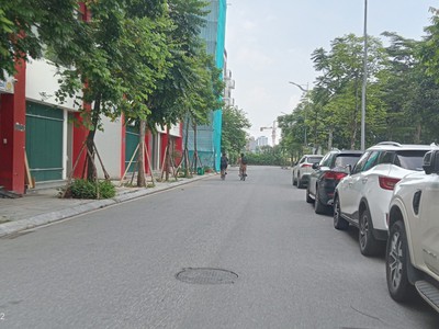 Bán đất hiếm ngọc thụy   97m    mặt tiền rộng   nở hậu   vỉa hè rộng   ô tô tránh   sát khu đô 1