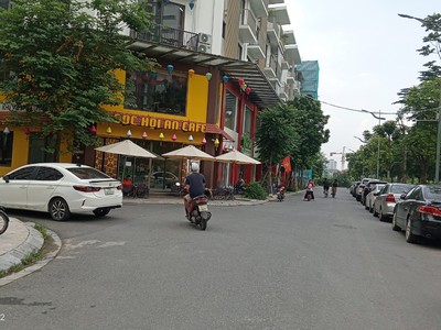 Bán đất tái định cư ngọc thụy   long biên  đường nhựa 12m - vỉa hè 2 bên, dt 90m, giá 23 tỷ 400 0