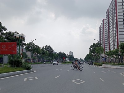 Bán đất tái định cư ngọc thụy   long biên  đường nhựa 12m - vỉa hè 2 bên, dt 90m, giá 23 tỷ 400 2